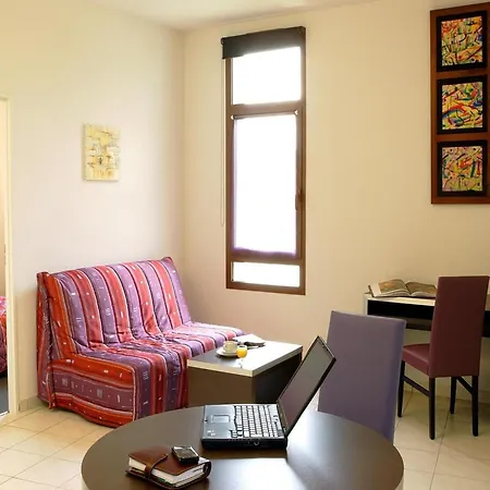 Apartament Res La Barbacane, Carcassonne, For 4 Pers Carcassonne