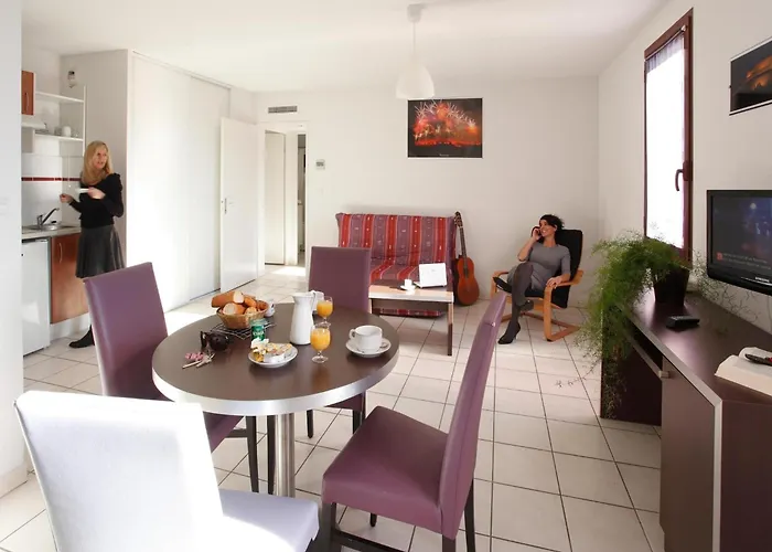 Res La Barbacane, Carcassonne, For 4 Pers דירה קרקסון