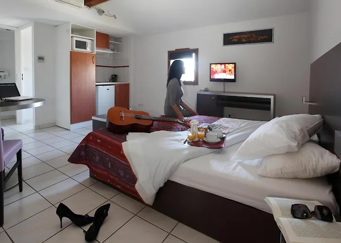 Res La Barbacane, Carcassonne, For 4 Pers * קרקסון